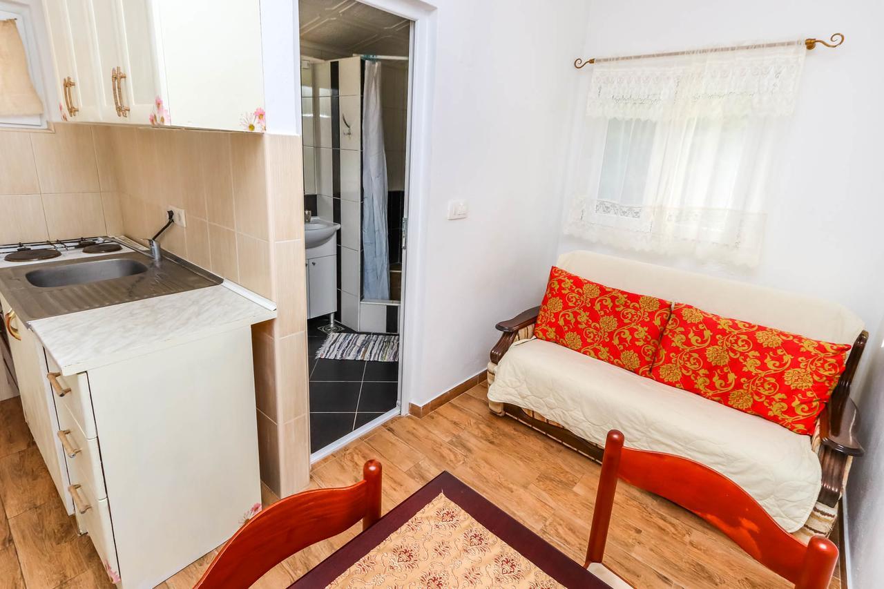 Apartments Zeko Morinj Bagian luar foto